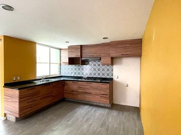 Venta de casa en Zapopan Santa Ana, dentro de coto