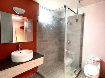 Venta de casa en Zapopan Santa Ana, dentro de coto