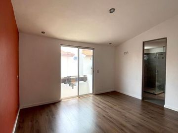 Venta de casa en Zapopan Santa Ana, dentro de coto