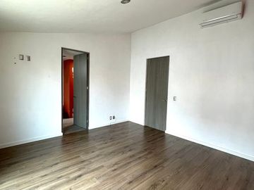 Venta de casa en Zapopan Santa Ana, dentro de coto
