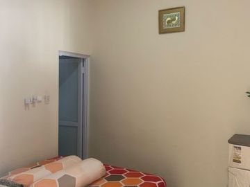 RUMAH TERAWAT SEMI FURNISH AREA KAMPUS UGM