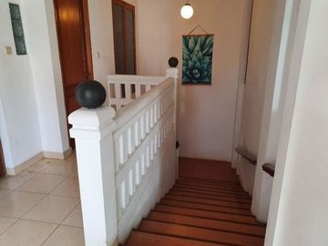 Rumah 2 lantai, asri, nyaman dan tenang, strategis dekat lapangan golf pangkalan jati