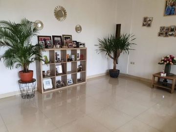 Rumah 2 lantai, asri, nyaman dan tenang, strategis dekat lapangan golf pangkalan jati