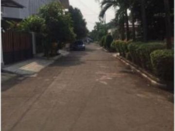 Rumah 2 lantai, asri, nyaman dan tenang, strategis dekat lapangan golf pangkalan jati