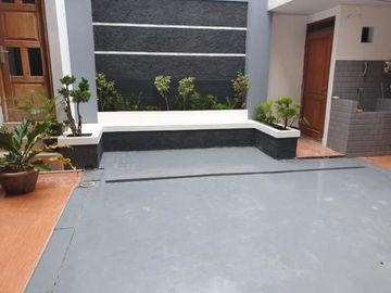 Rumah 2 lantai, asri, nyaman dan tenang, strategis dekat lapangan golf pangkalan jati