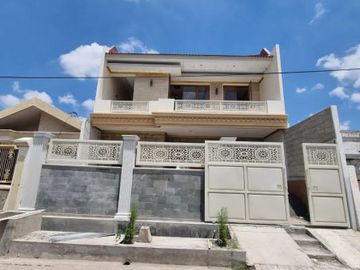 Rumah Mewah Semi Furnished Darmo Harapan Cluster Terdepan