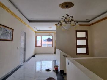 Rumah Mewah Semi Furnished Darmo Harapan Cluster Terdepan