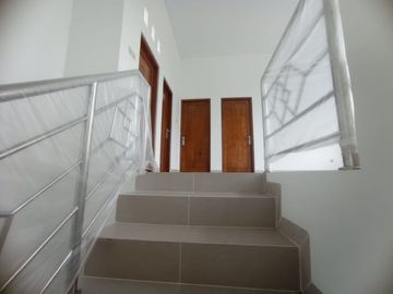 RUMAH MEWAH PREMIUM 2 LANTAI DI SLEMAN DEKAT KOTA YOGYAKARTA KAWASAN ELIT