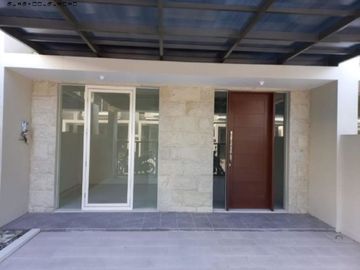 Rumah Taman , NEW, Butuh Laku Segera
