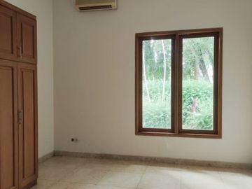 DIJUAL RUMAH LUAS, MEGAH di Jl KEMANG DALAM, JAKSEL