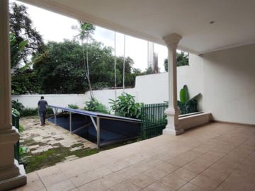 DIJUAL RUMAH LUAS, MEGAH di Jl KEMANG DALAM, JAKSEL