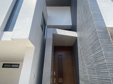 VENTA DE CASA EN FRACC SAN MARTINITO
