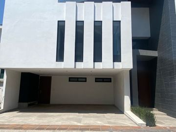 VENTA DE CASA EN FRACC SAN MARTINITO