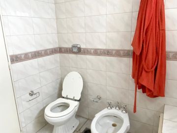 PISO EXCLUSIVO EN EXCELENTE ZONA ,  170M2,  4 HABITACIONES, 3 BAÑOS COMPLETO ( 2 EN SUITE )+ TOILETTE , DOS ASCENSORES
