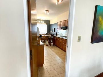 PISO EXCLUSIVO EN EXCELENTE ZONA ,  170M2,  4 HABITACIONES, 3 BAÑOS COMPLETO ( 2 EN SUITE )+ TOILETTE , DOS ASCENSORES