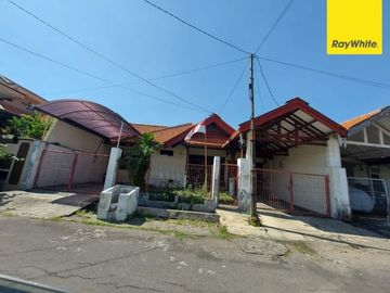 Rumah Dijual Cepat SHM Lokasi di Jl. Nginden Intan Barat, Sukolilo