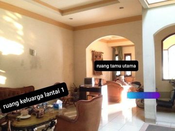 Rumah dua lantai setrategis Tebet
