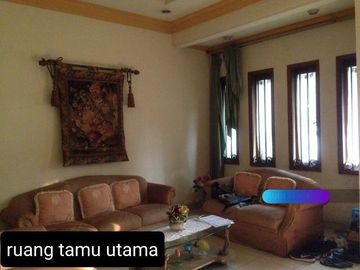 Rumah dua lantai setrategis Tebet