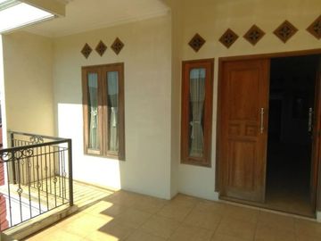 Rumah Nyaman Cipamokolan Riung Bandung Dekat GBLA dan Metro Indah Mall
