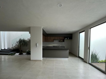 ESTRENA CASA EN CAÑADAS DEL BOSQUE, MORELIA