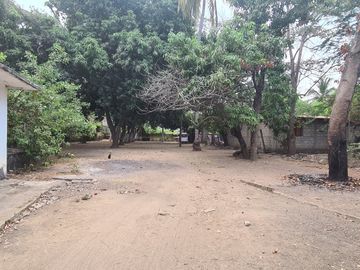 VENDO TERRENO EN ACAPULCO COL. SAN ISIDRO SOBRE CARRETERA NAL. IDEAL PARA BODEGA