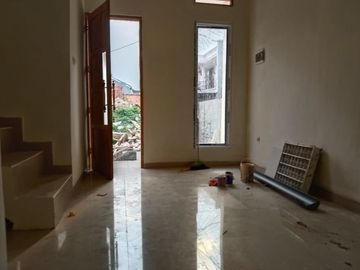 Rumah 2 lantai siap huni bisa kpr di pondok cabe