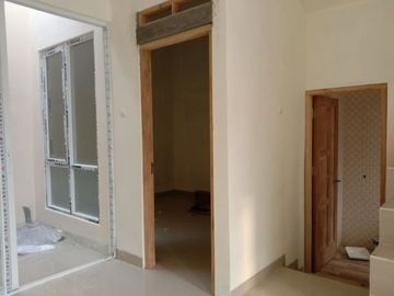 Rumah 2 lantai siap huni bisa kpr di pondok cabe