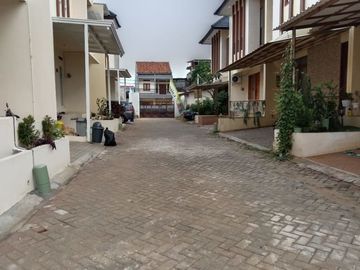 Rumah 2 lantai siap huni bisa kpr di pondok cabe