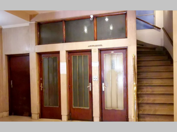 OPORTUNIDAD, IMPECABLE - Departamento en Venta en Almagro, 3 ambientes + dependencia, 80 m2 + balcón al frente - Av Rivadavia 3300