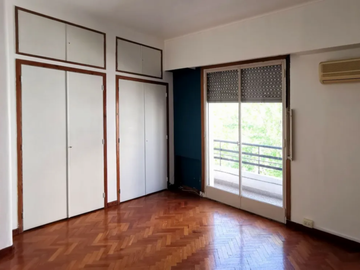 OPORTUNIDAD, IMPECABLE - Departamento en Venta en Almagro, 3 ambientes + dependencia, 80 m2 + balcón al frente - Av Rivadavia 3300