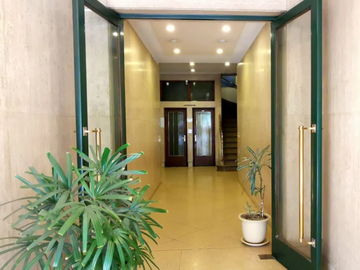 OPORTUNIDAD, IMPECABLE - Departamento en Venta en Almagro, 3 ambientes + dependencia, 80 m2 + balcón al frente - Av Rivadavia 3300