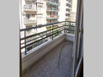 OPORTUNIDAD, IMPECABLE - Departamento en Venta en Almagro, 3 ambientes + dependencia, 80 m2 + balcón al frente - Av Rivadavia 3300