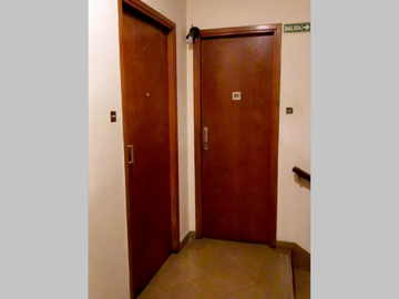 OPORTUNIDAD, IMPECABLE - Departamento en Venta en Almagro, 3 ambientes + dependencia, 80 m2 + balcón al frente - Av Rivadavia 3300