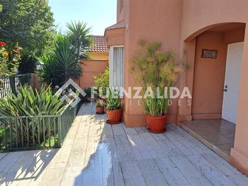 Gran Oportunidad!!! Casa en venta de 4 dorm. en Quilicura