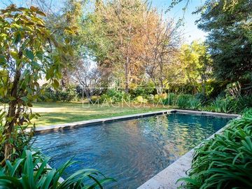 Casa en venta de 6 dorm. en Las Condes