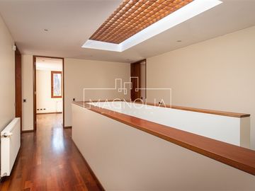 Casa en venta de 6 dorm. en Las Condes