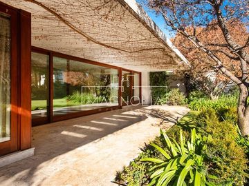Casa en venta de 6 dorm. en Las Condes