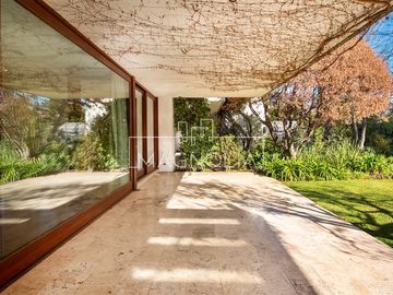 Casa en venta de 6 dorm. en Las Condes
