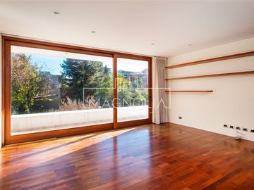 Casa en venta de 6 dorm. en Las Condes