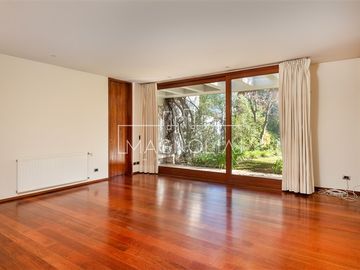Casa en venta de 6 dorm. en Las Condes