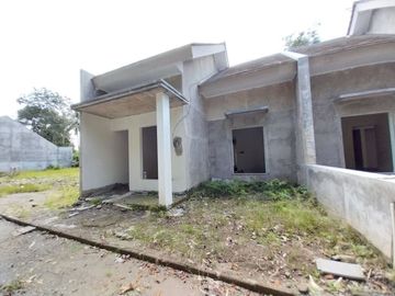 Rumah proses bangun di dekat Polres Sleman