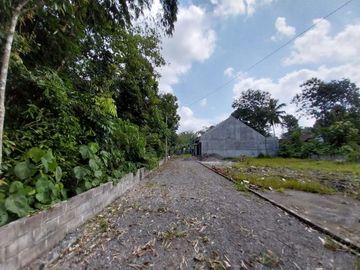 Rumah proses bangun di dekat Polres Sleman