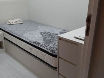 Apt. Puncak Dharmahusada View utara Full.furnish.xyiwr