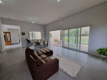 VENTA DE CASA EN Juana Koslay