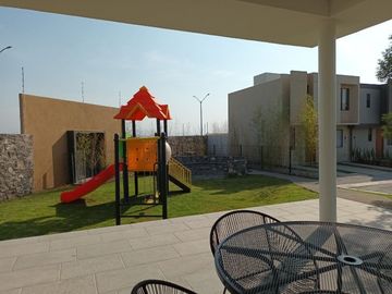 DUPLEX  NUEVOS EN CD MESETA,  PLANTA BAJA Y ALTA