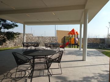 DUPLEX  NUEVOS EN CD MESETA,  PLANTA BAJA Y ALTA