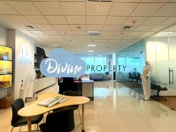 For Sale/Lease Furnished Office Space at The Manhattan Square