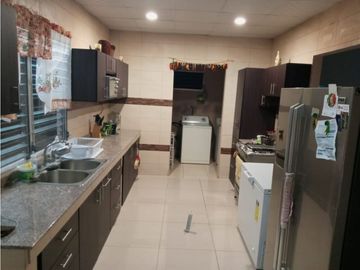 CASA EN LAS TABLAS ABAJO 3 HABITACIONES