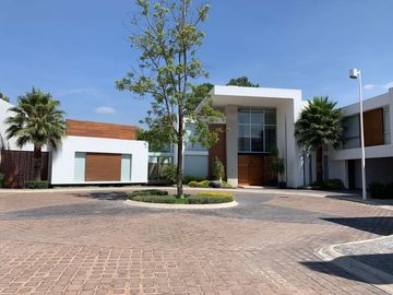 Venta de Residencia  Fracc. La Arbolada  en Morillotla