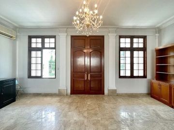 DIJUAL RUMAH LUAS di JL PERMATA HIJAU, KEBAYORAN LAMA, JAKSEL
